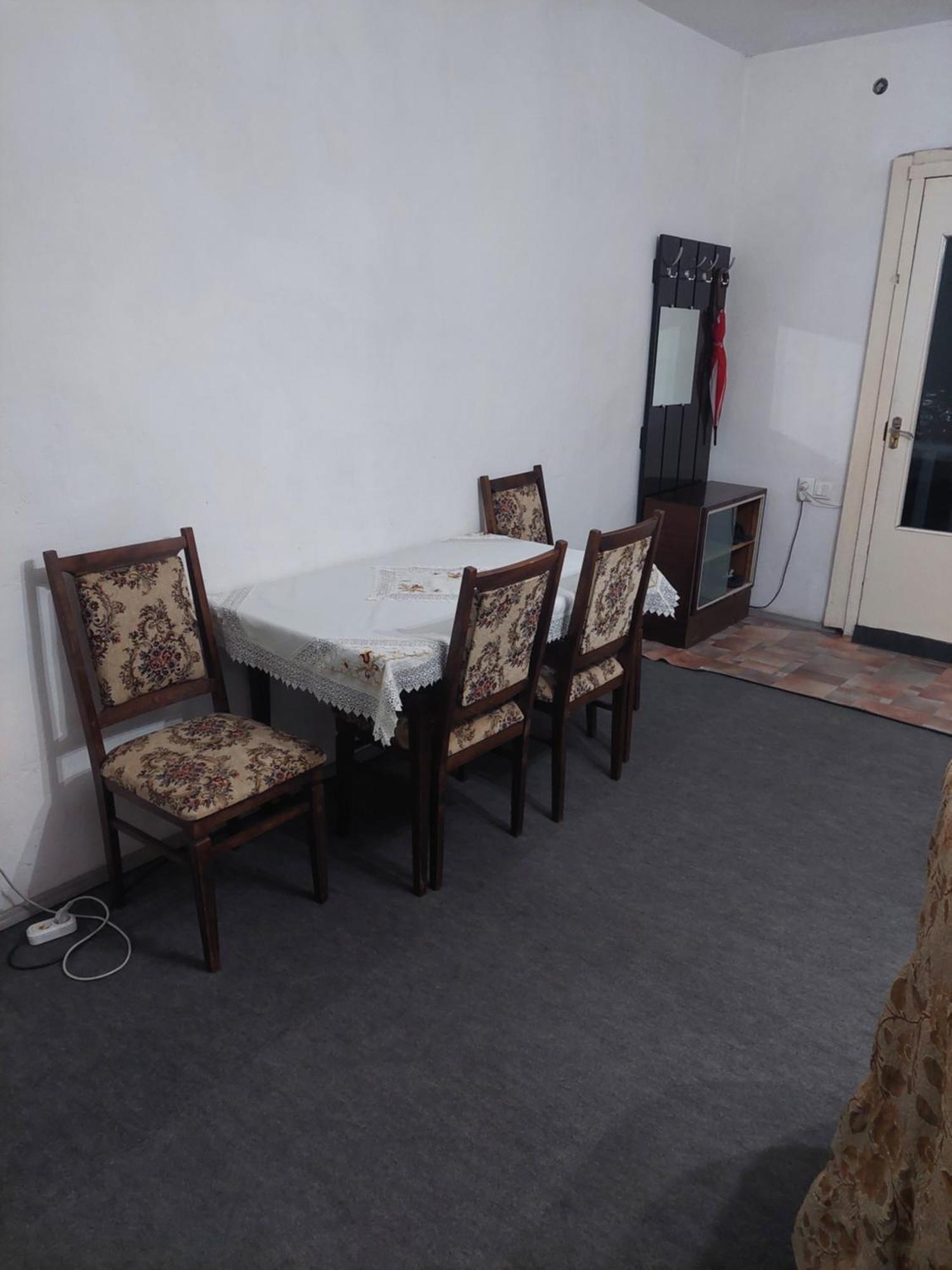 Sevan Em & Yu Luaran gambar